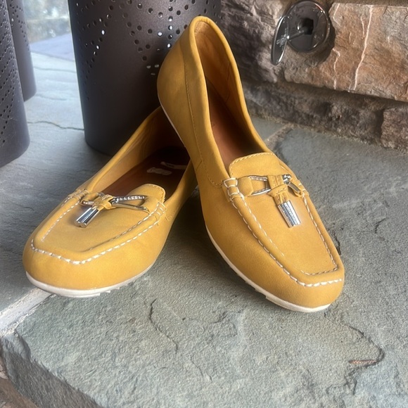 Nautical Yellow/Gold Loafers 7.5 - Picture 1 of 4